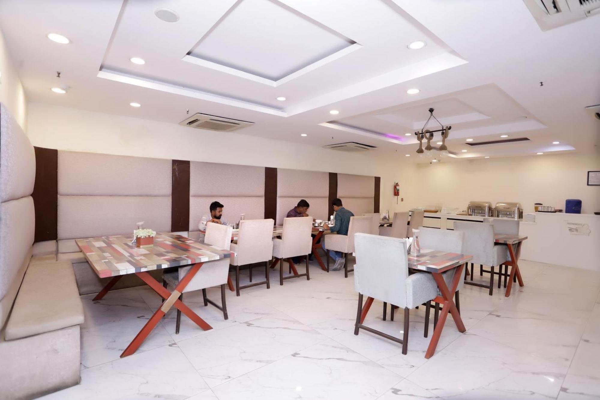 Hotel Pk Residency Noida Extérieur photo